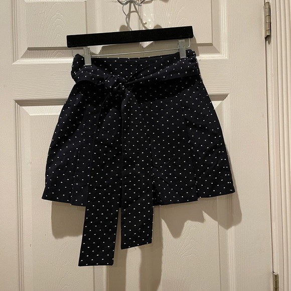 NWT J. Crew Navy Blue Tie Waist White Clipdot Shorts - Picture 3 of 7